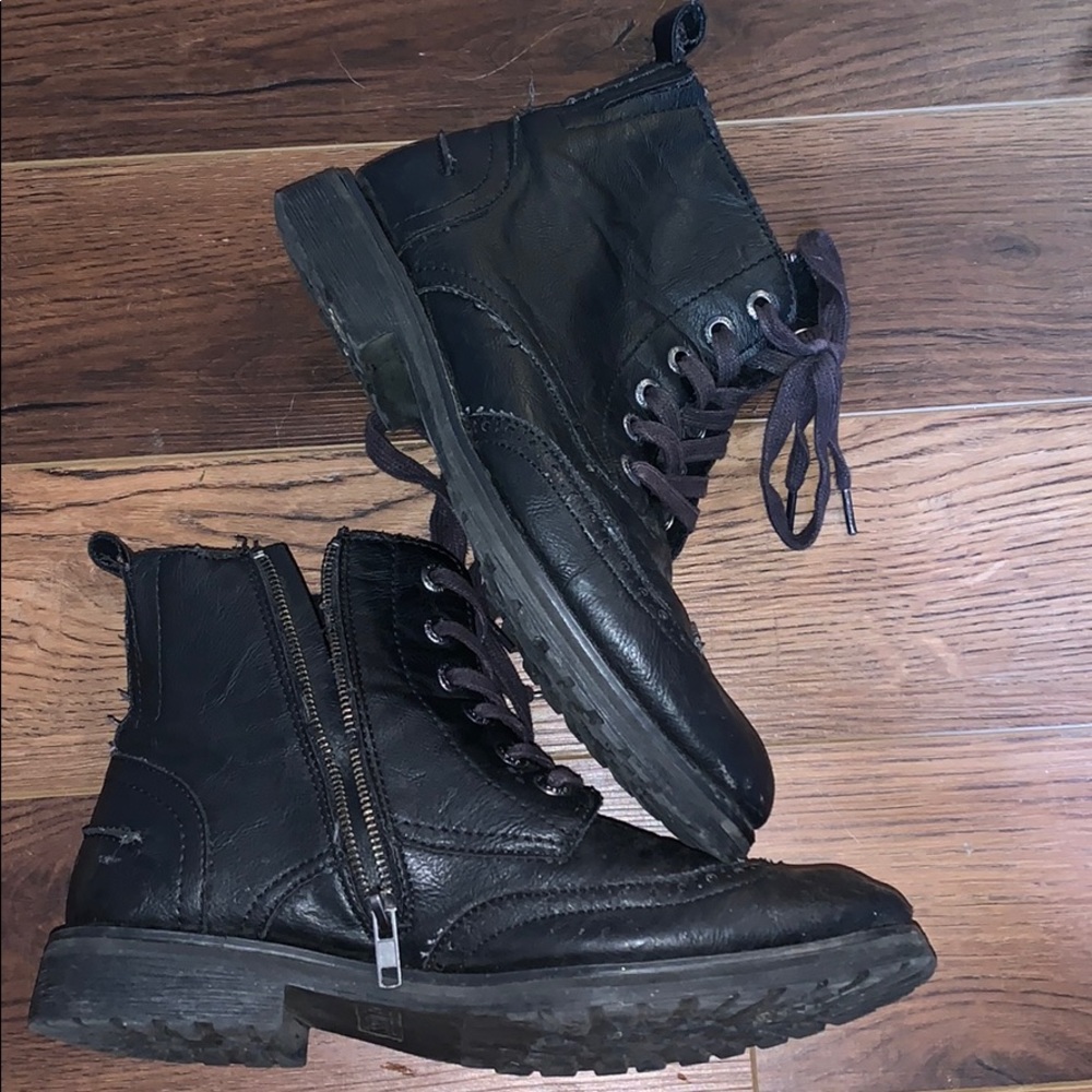 Guess men’s boot